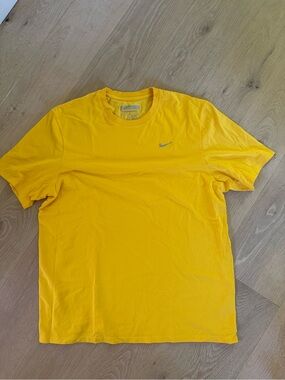 Nike Men’s Bright Yellow Short Sleeve Crew Tee